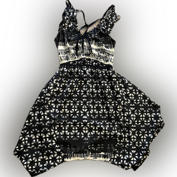 Ecoté crepe handkerchief dress - size small - Picture 3 of 5